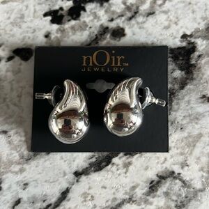 Noir Teardrop Earrings